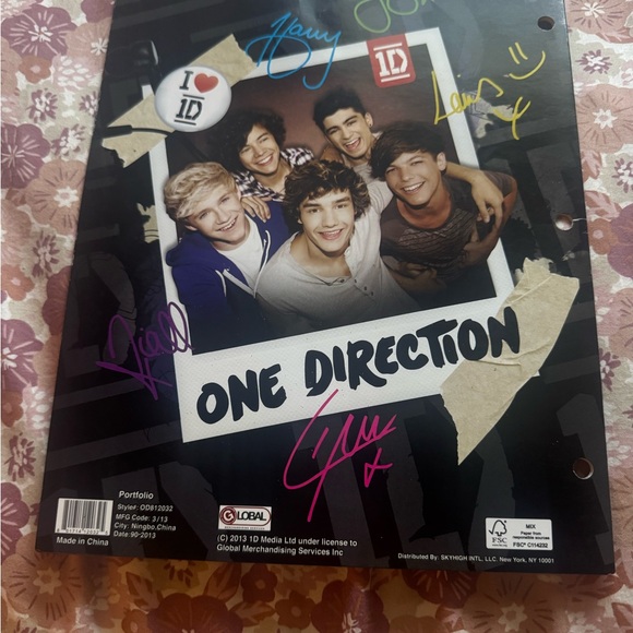 One Direction RARE 2013 Autographed portfolio - Picture 5 of 12